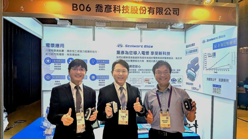 喬彥科技與來攤醫師合影